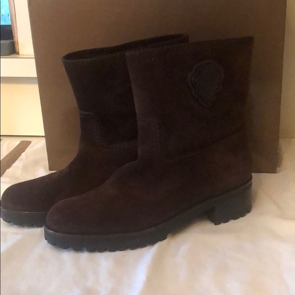 Gucci Brown Booties, size 9.5 - Picture 3 of 3